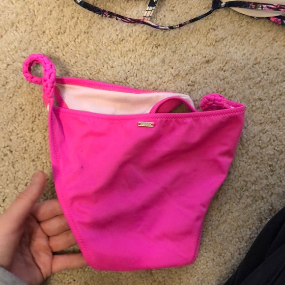 Pink bikini - Picture 7 of 7